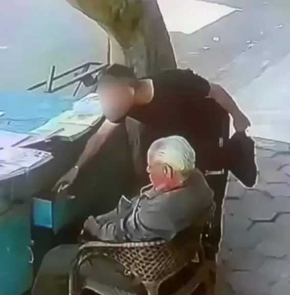 بائع الصحف ضحية واقعة السرقة بحلوان: جالي ذهول لما فتحت الدرج وملقتش الفلوس