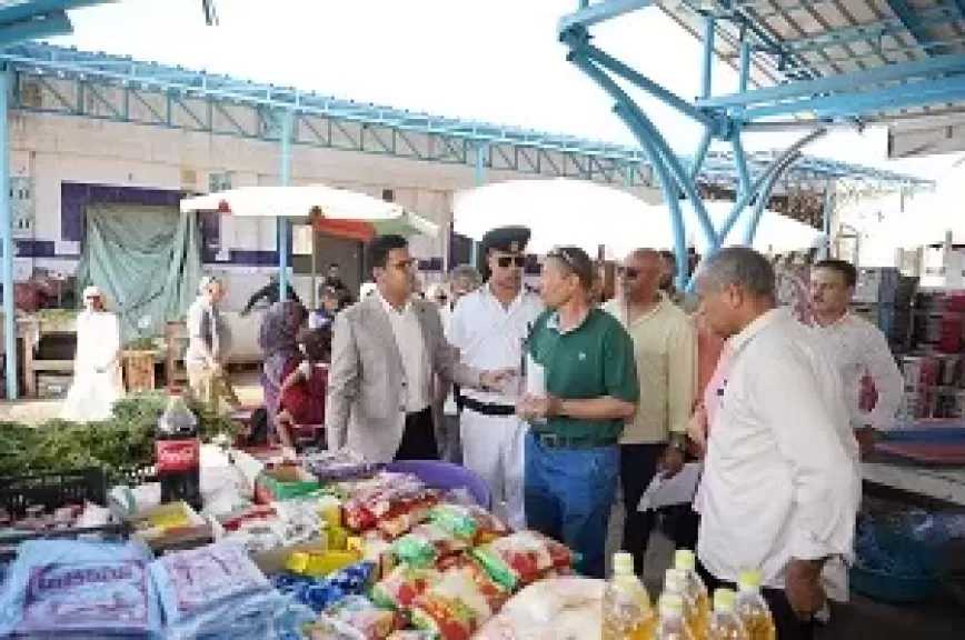 نائب محافظ مطروح يتابع انتظام السوق العمومي ومشروعات التطوير الحضاري والاستعدادات لموسم الصيف السياحي