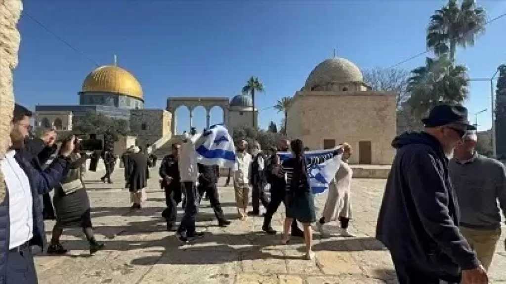 حزب حماة الوطن يدين الاقتحامات المتكررة للمسجد الأقصى
