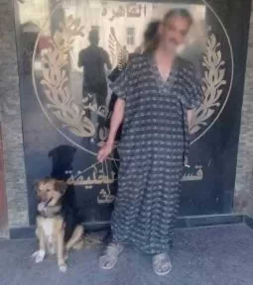 ضبط شخص لتربيته كلبًا بمدخل عقار بعد شكوى سيدة في منطقة الخليفة بالقاهرة