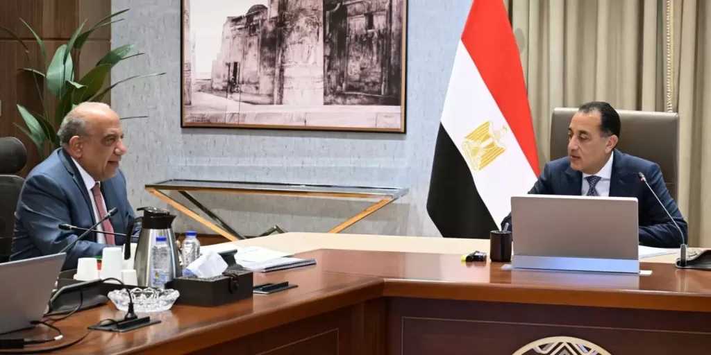 رئيس الوزراء يستعرض الموقف التنفيذي لمشروعات تدعيم الشبكة القومية للكهرباء