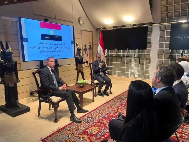 وزير الخارجية يلتقي بأعضاء الجالية المصرية في اليابان