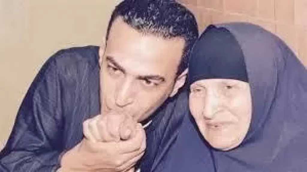 ماتت من حملتنى| الفنان سمسم شهاب يعلن وفاة والدته بعد صراع مع المرض