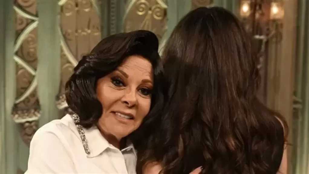 ”اتوقعوا مين”.. إسعاد يونس تروج لحلقة الأحد من ”صاحبة السعادة”