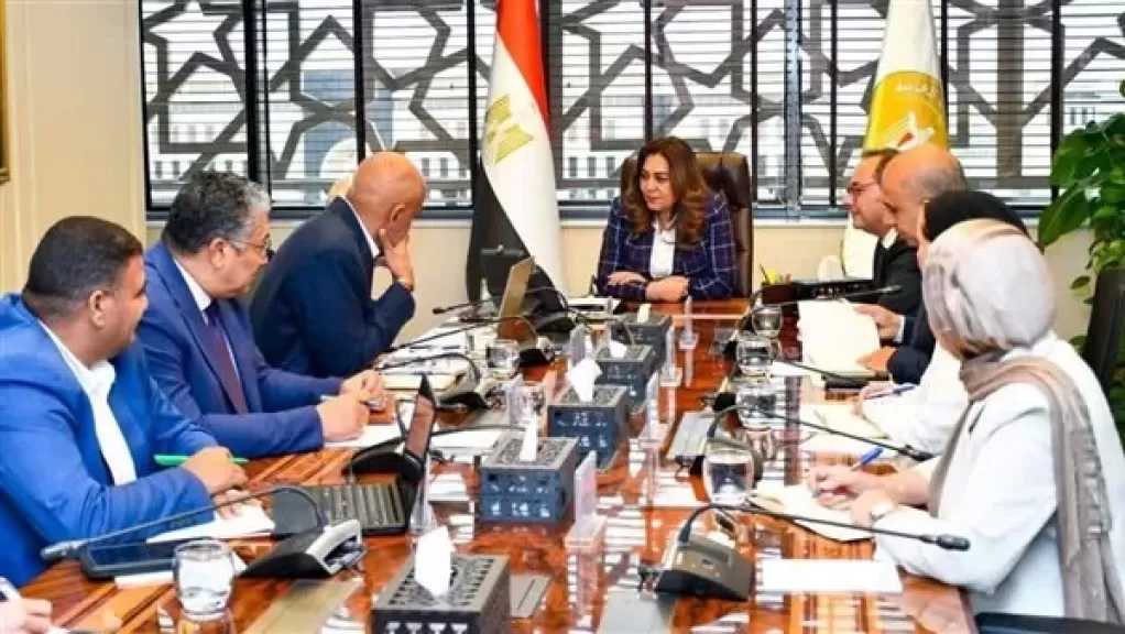 وزيرة التنمية تلتقي ممثلي جمعية المحافظة على البيئة بالغردقة (هيبكا)