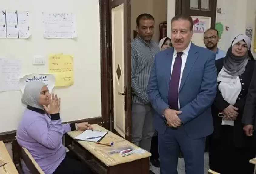 محافظ بورسعيد يتفقد لجان الشهادة الإعدادية ويؤكد توفير الأجواء المناسبة للطلاب