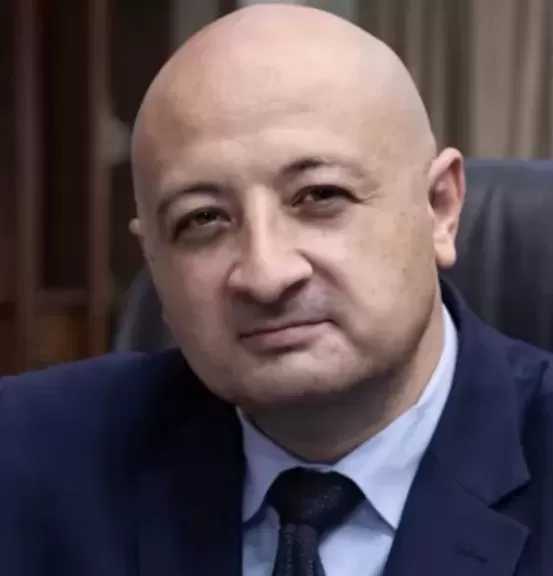 د.أحمد خليل يكتب: من «قاع الهامور» إلى تدريس الإعلام في التعليم الأساسي!