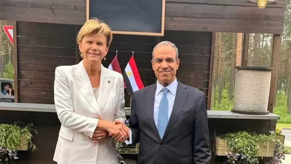 وزير الخارجية يشيد بمستوى العلاقات بين القاهرة وريجا خلال لقائه بنظيرته اللاتفية