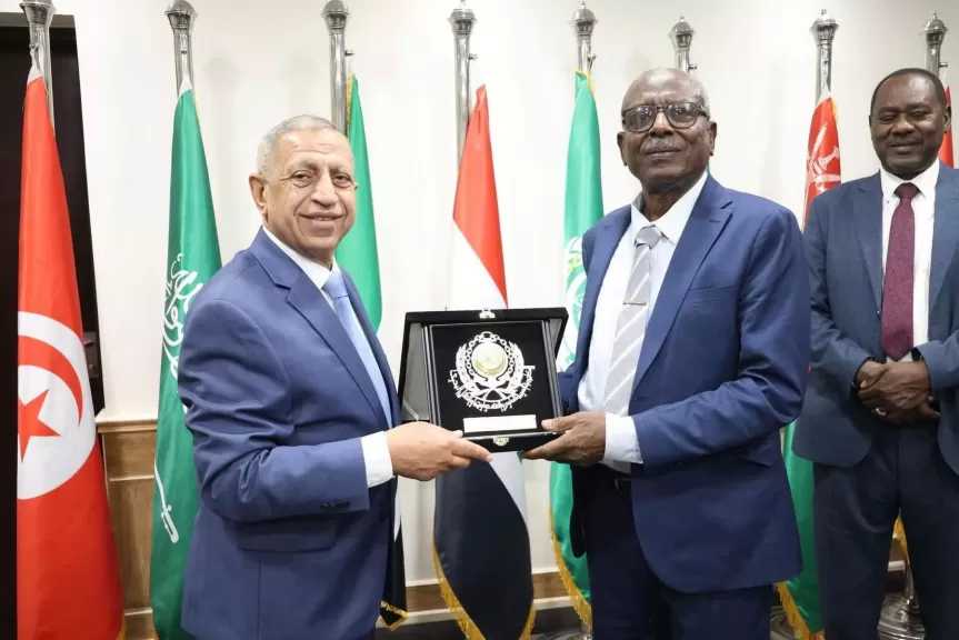 رئيس الأكاديمية العربية يستقبل وزير النقل السوداني لبحث التعاون المشترك