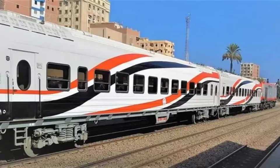 رئيس سكك حديد مصر: 1.6 مليون راكب خلال عيد الأضحى.. أشبه بموسم الحج الكل بيهاجر