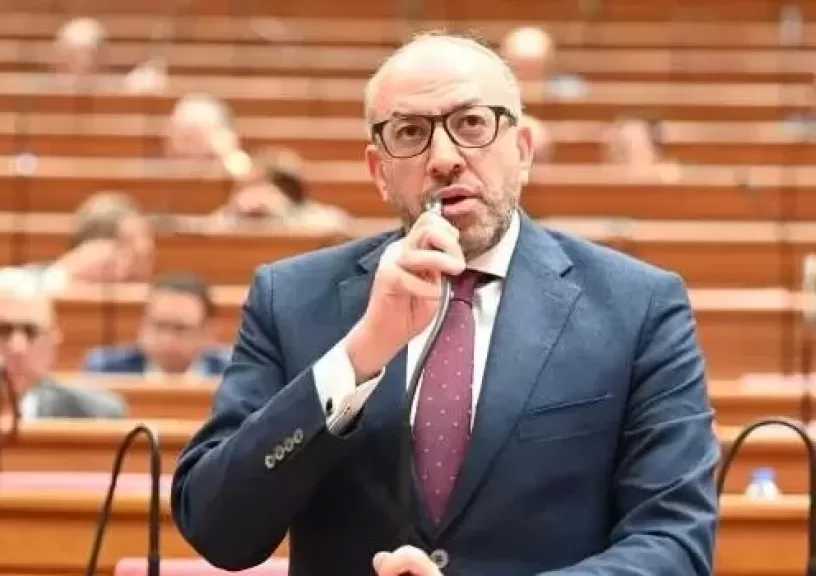 النائب حسام المندوه: لجنة فنية لدراسة الأوضاع وحل أزمة 60 أسرة متضررة من عقاري كفر طهرمس