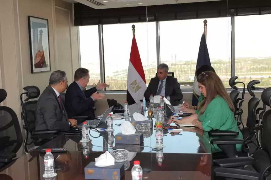 وزير السياحة والآثار يبحث مع رئيس مجلس إدارة شركة «سينيك الدولية» فرص الاستثمار في السياحة النيلية والبحرية بمصر