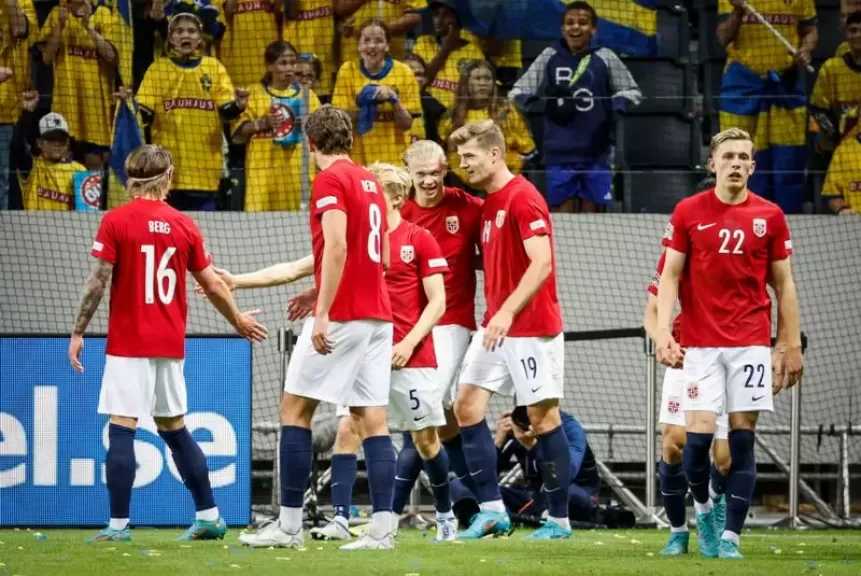 مدرب النرويج: منتخب إسكتلندا تعامل بعدم احترافية في قراره بإلغاء المباراة الودية