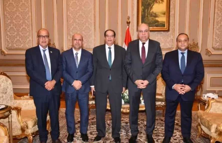 وزير الطيران: مصر للطيران تستهدف رفع أسطولها إلى 125 طائرة وتصفير الخسائر خلال 4 سنوات