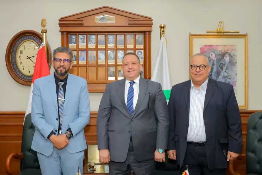 نقيب المهندسين يبحث التعاون مع مدير برامج المياه والبنية التحتية ببعثة الاتحاد الأوروبي