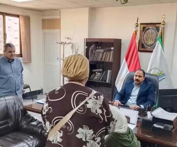 ​رئيس حي العجوزة يلتقي المواطنين ويبحث شكاوى وطلبات سكان المنطقة