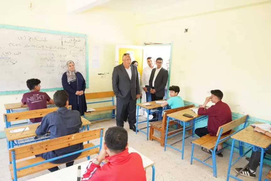 محافظ مطروح: توفير الأجواء الملائمة للطلاب بامتحانات الإعدادية والثانوية الأزهرية