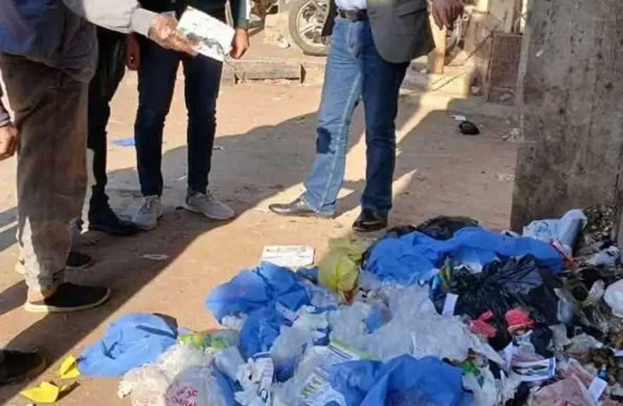 ”صحة الفيوم” تضبط نفايات طبية في الشارع