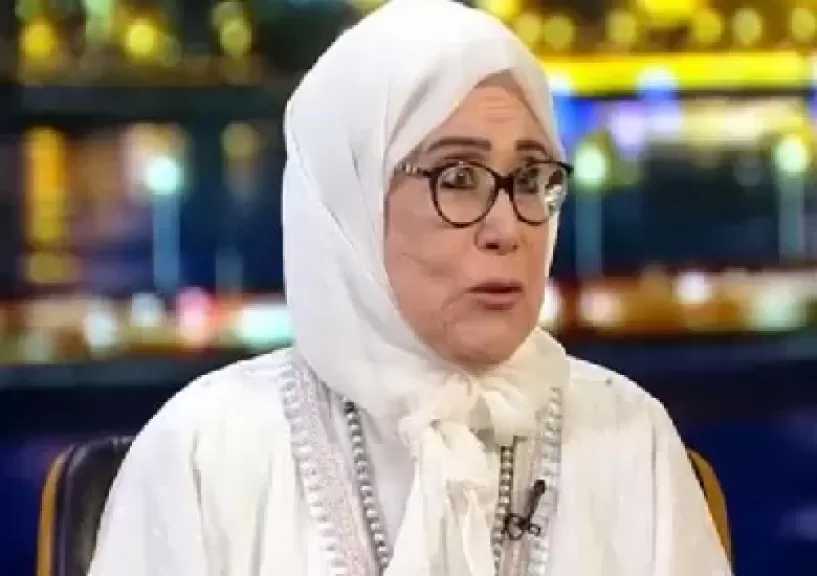 ذكريات لا تُنسى.. ابنة الحصري تكشف تفاصيل أول رحلة حج لها جمعتها بكبار القراء
