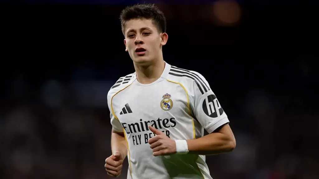 تشيلسي يراقب أردا جولر.. وريال مدريد يحدد سعر التخلي عنه
