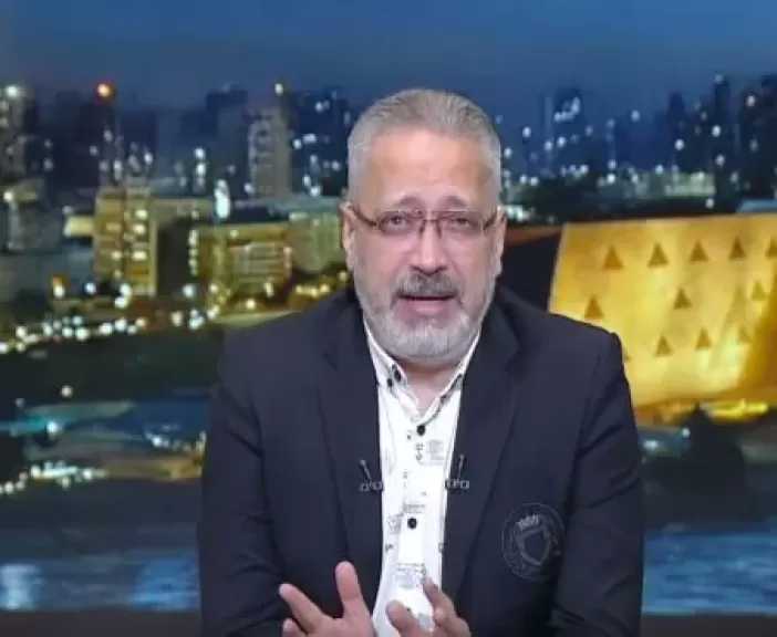 تامر أمين عن اقتحام ولي أمر لجنة امتحانية لرفض الغش: الصح صح عند الراجل.. لكنه اتعمل بطريقة غلط