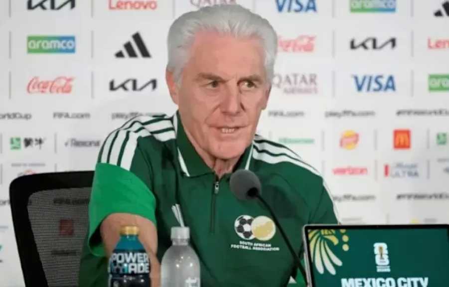 مدرب جنوب أفريقيا يعدد أسباب الخسارة أمام المكسيك