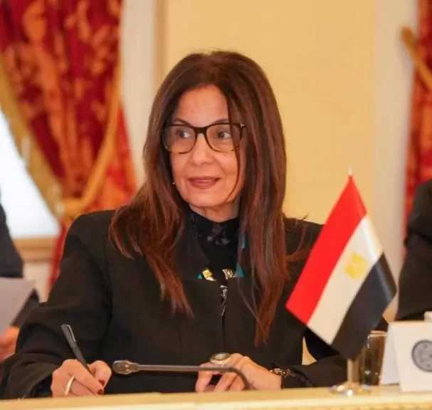 وزيرة الثقافة ورئيس جامعة ”السوربون الجديدة” يضعان في باريس رؤية مشتركة لتطوير الصناعات الإبداعية