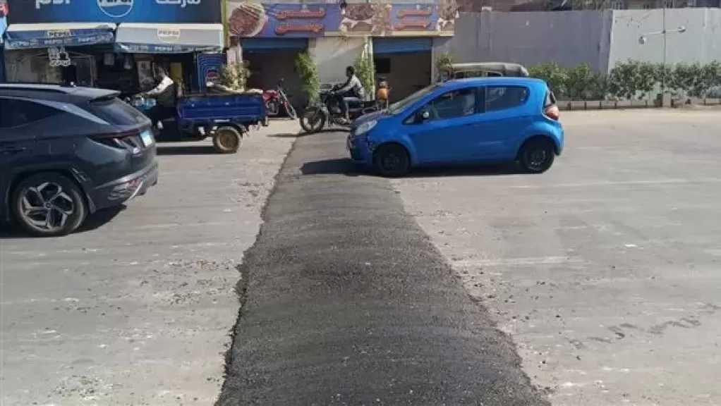 الجيزة تُنشئ مطبات صناعية بالطريق الأبيض محور المهندس شريف إسماعيل