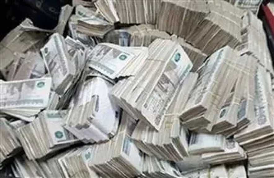 التحقيق مع شخص حاول غسـل 300 مليون جنيه حصيلة تزوير محررات رسمية وانتحال صفة
