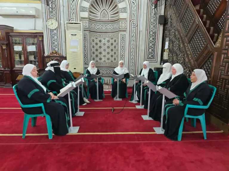 إطلاق 26 قافلة دعوية للواعظات بالمديريات حول غياب التواصل بين الآباء والأبناء