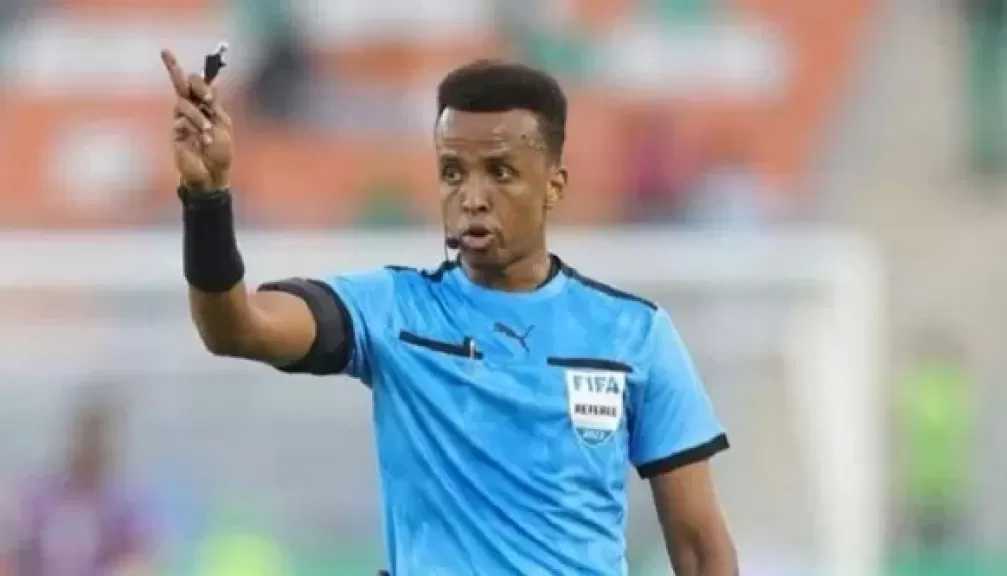فيفا يدفع للحكم الصومالي كامل مستحقاته بعد قرار أمريكا بحرمانه من كأس العالم