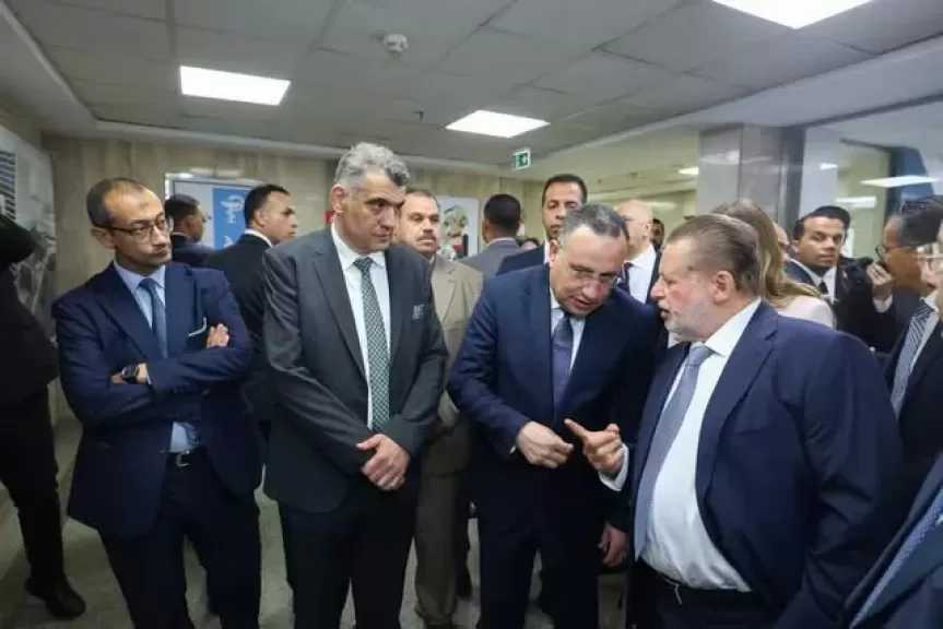 وزير التعليم العالي: افتتاح مشروعات ووحدات طبية بالمعهد القومي للأورام بدعم من البنك المركزي والقطاع المصرفي