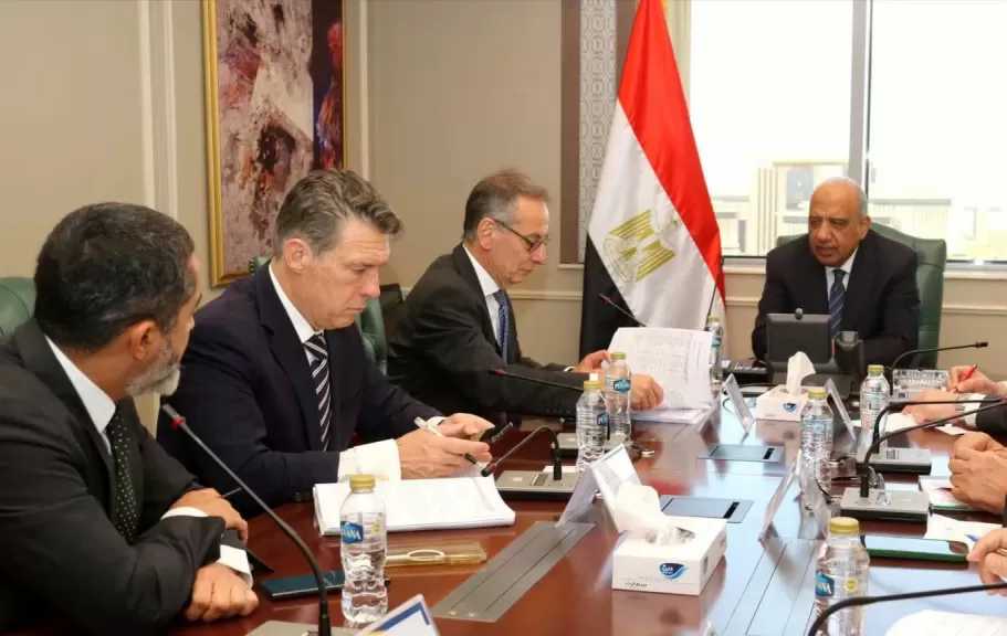 الكهرباء والبنك الأوروبى لإعادة الإعمار يبحثان دعم وتقوية الشبكة الموحدة وتحسين كفاءة الطاقة
