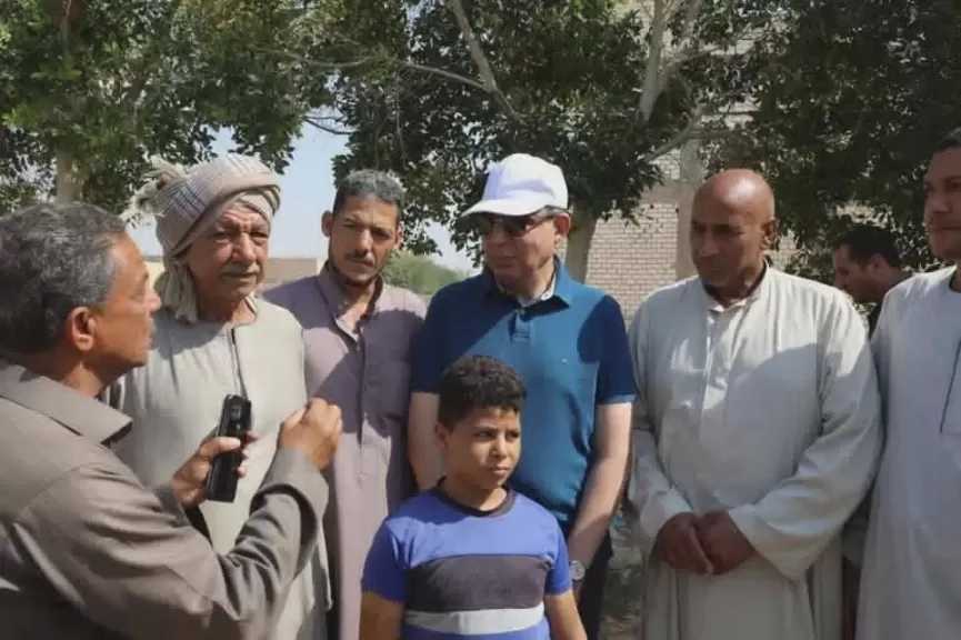 محافظ المنيا يوجه برفع كفاءة 100 منزل بقريتي العزيمة 2 و3 بسمالوط