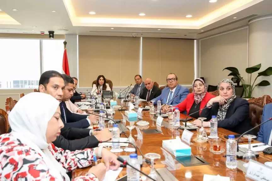 وزيرة الإسكان تتابع الموقف التنفيذي لمحوري اللواء عمر سليمان ومحمد نجيب ومستجدات مشروع تطوير موقع التجلي الأعظم
