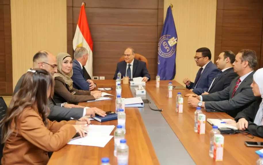 رئيس هيئة الدواء يلتقي وفد ”الصحة الفلسطينية” لبحث سبل تطوير المنظومة الدوائية والصحية