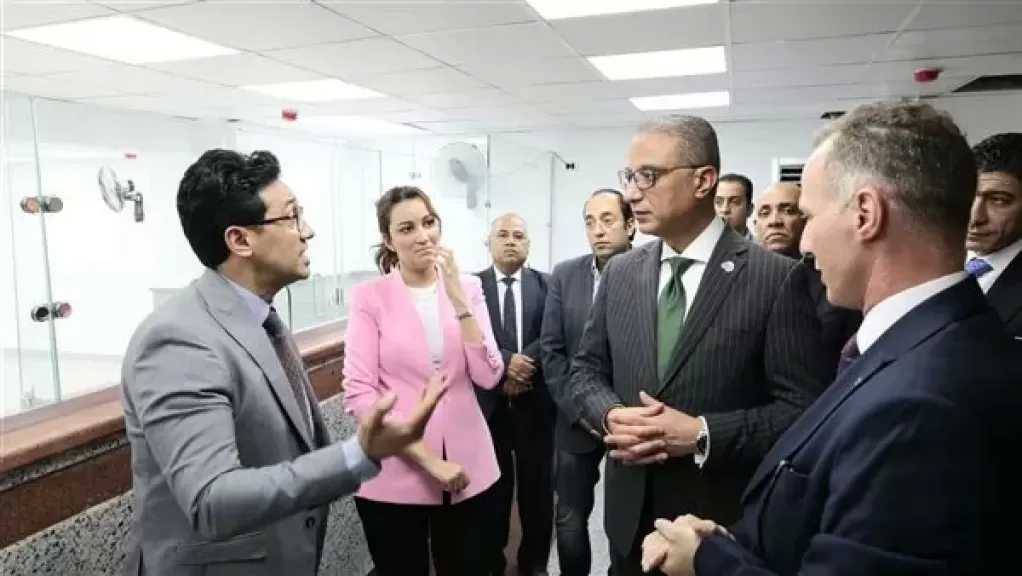محافظ الجيزة يتفقد التجهيزات الجارية بالمركز التكنولوجي بمدينة الجيزة