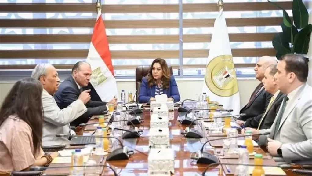 وزيرة التنمية تتابع الموقف التنفيذي لمشروعات الوزارة بالمحافظات وتوجه بتسريع معدلات الإنجاز