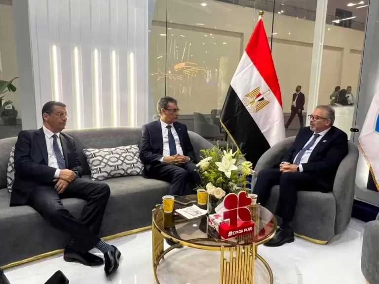 وزير الصحة اللبناني وسفراء السنغال وبوركينا فاسو وزامبيا يزورون جناح الهيئة العامة للتأمين الصحي الشامل