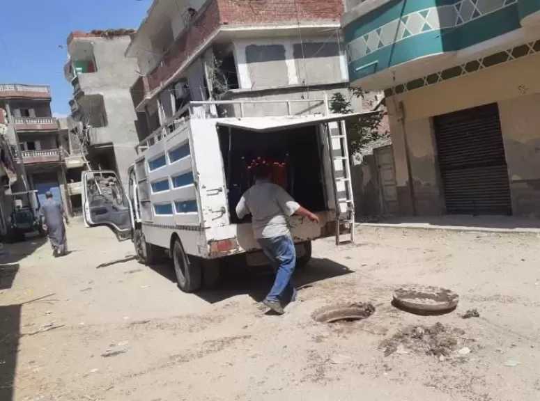 محافظ كفر الشيخ يوجه بتكثيف أعمال تطهير وصيانة شبكة الصرف الصحي بمركز قلين