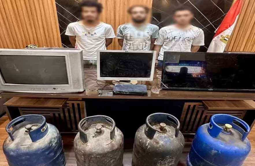 القبض على تشكيل عصابي تخصص في سرقة الشقق بأسلوب كسر الباب بالقاهرة
