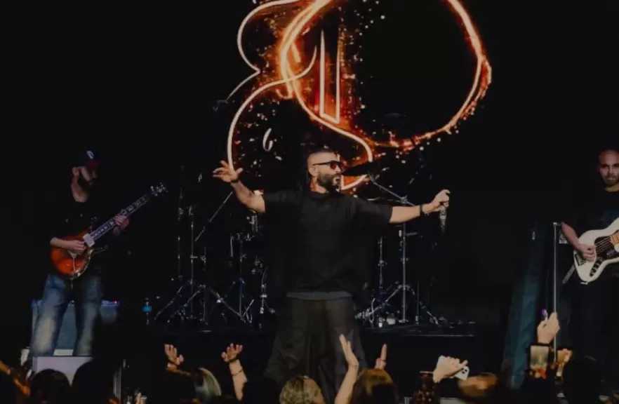 أحمد سعد يحيي حفلا كامل العدد على مسرح الأوسكار في لوس أنجلوس