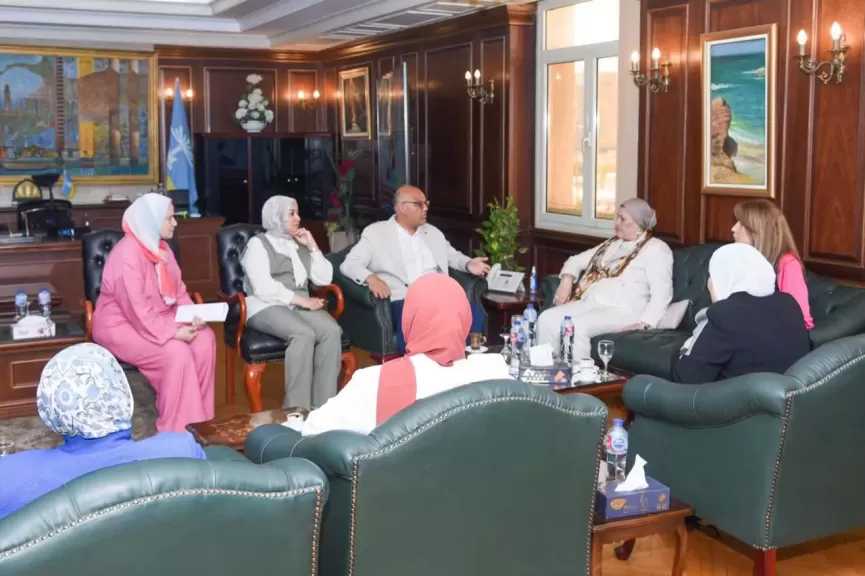 رئيسة المجلس القومي للطفولة ومحافظ الإسكندرية يبحثان إطلاق مبادرات حماية الطفل