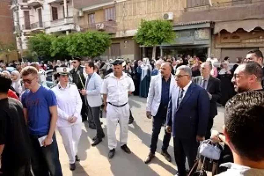 محافظ الدقهلية يتابع سير امتحانات الثانوية العامة ميدانيًا.. ويشدد على الانضباط ومنع الغش