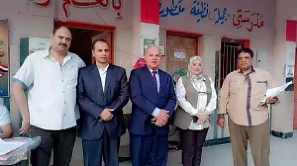 وكيل تعليم الفيوم يتابع توزيع أسئلة الثانوية العامة ويشدد على الانضباط الكامل