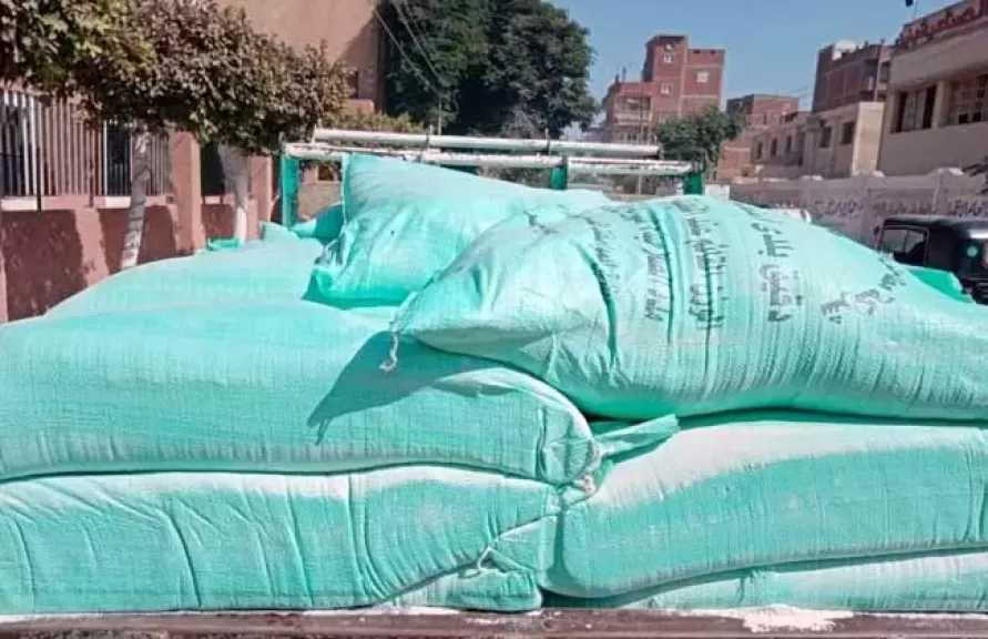تموين البحيرة يحبط محاولة تهريب 56 جوال دقيق مدعم في دمنهور