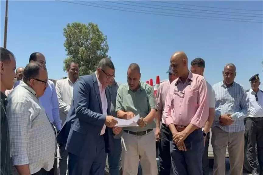 محافظ قنا يتفقد موقع إنشاء مدرسة جديدة بفاو بحري لتقليل الكثافات الطلابية