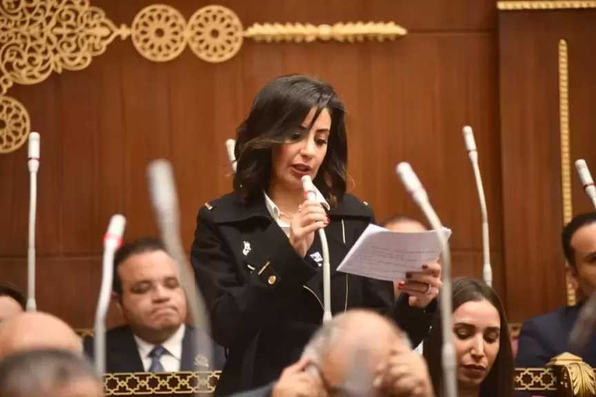 النائبة يوستينا رامي تطالب بتعزيز تمكين المرأة وتمثيلها في مجالس إدارات الشركات