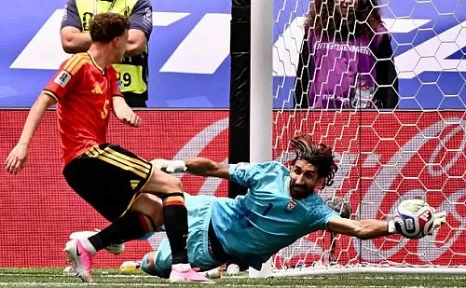 حارس مرمى إيران أفضل لاعب في مواجهة بلجيكا بكأس العالم