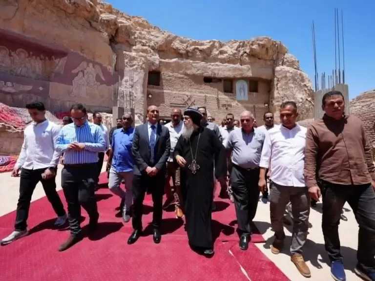 محافظ أسيوط من دير الأمير تادرس الشطبي: دعم كامل للمزارات الدينية وتنشيط السياحة الروحية